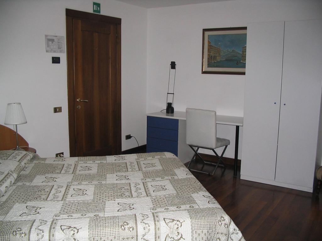 Villa Ca' D'Oro Mestre Room photo